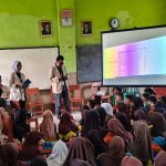 Mahasiswa FISIP UDW Edukasi Siswa SDN 1 Untoro soal Bahaya Gadget