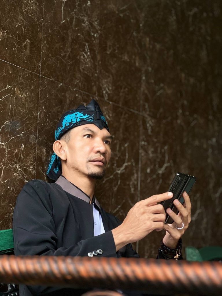 7acaf34c-63c3-4d14-8c44-5cf2d551213c